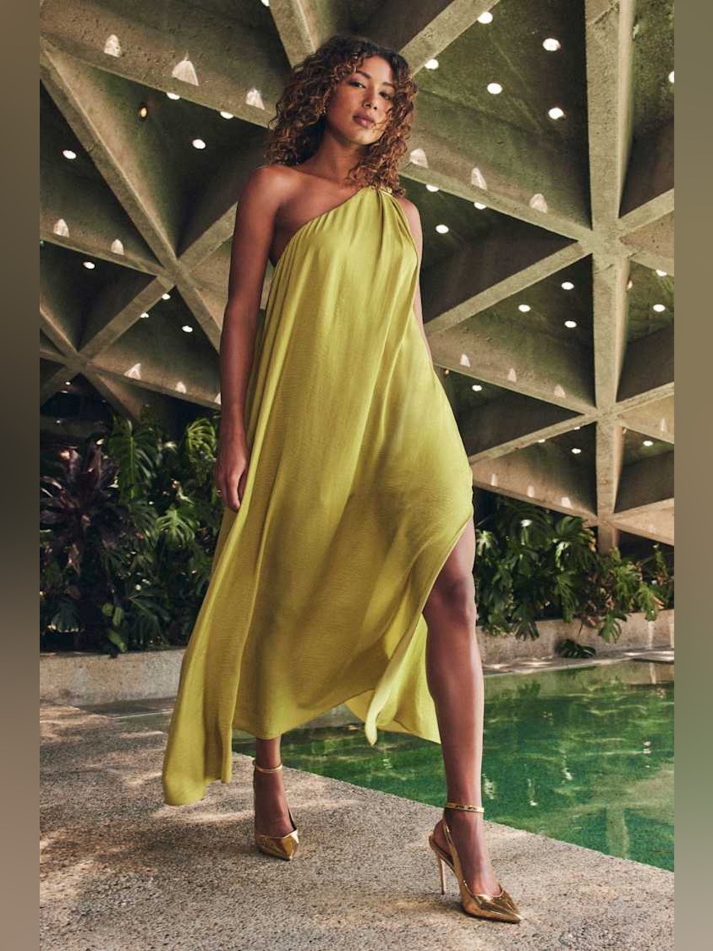 NWT Lulus Goddess Aura Chartreuse Satin One-Shoulder Maxi Dress Size Medium